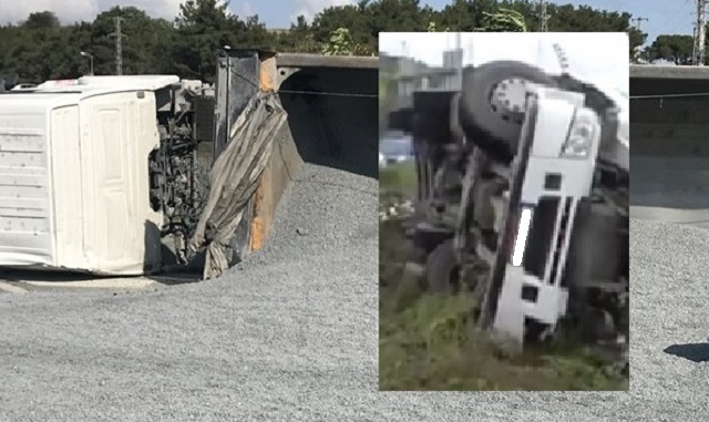 Gelibolu’da Mıcır Yüklü Kamyon Devrildi