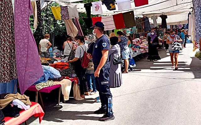 Salı Pazarı’nda Maske Mesafe Denetimi