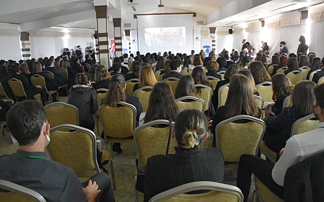 Troymun Konferansı Başladı