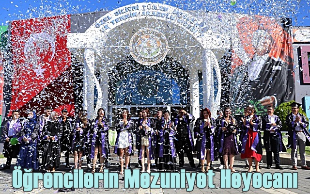 Öğrencilerin Mezuniyet Heyecanı