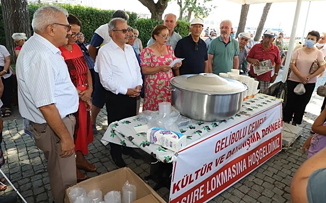 Gelibolu Cemevi’nden Aşure İkramı