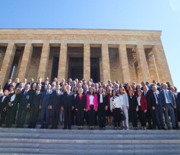 CHP’den Anıtkabir Ziyareti