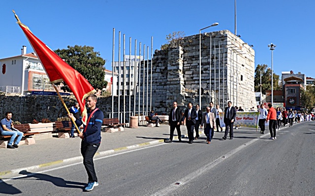 Gelibolu’da “Amatör Spor Haftası” Yürüyüşü