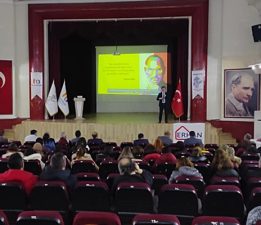 Gelibolu’da “Bilinçli Teknoloji Kullanımı” Semineri Verildi