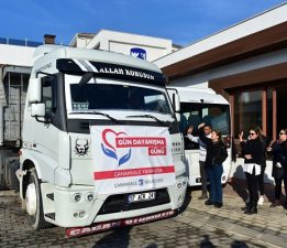 Deprem Bölgesine Soba ve Yakacak Gönderildi