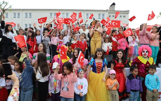 Çocuk Şenliği’nde Doyasıya Eğlendiler