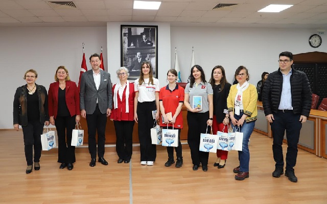 “Mutlu Kadın, Mutlu Toplum” Yarışması Ödülleri Verildi