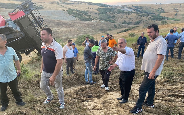 Kavaklıtepe Köyü Mevkiinde Tarla Yangını