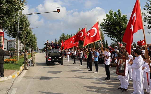 Zaferler Sonsuza Dek Kutlanır