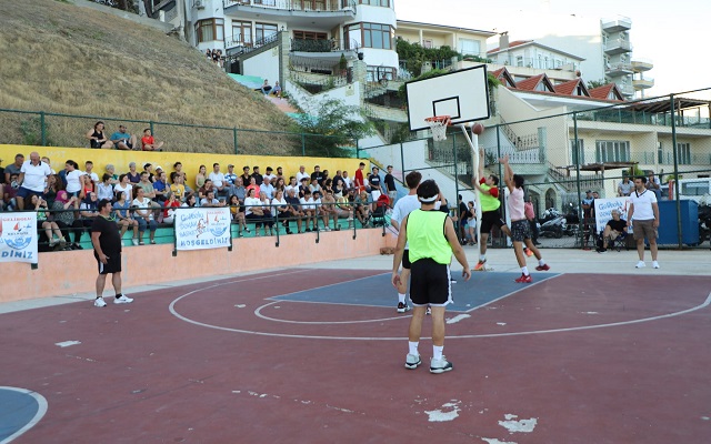 Voleybol ve Basketbol Turnuvalarında Ödüller Verildi