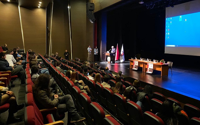 “100. Yılında Cumhuriyet ve Çanakkale” Sempozyumu