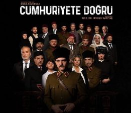 “Cumhuriyet’e Doğru” Çanakkale’de Sahnelendi