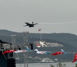 Solotürk’ten Çanakkale Boğazı’nda Gösteri