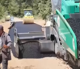 İl Özel İdare Köy Yollarını Asfaltlıyor