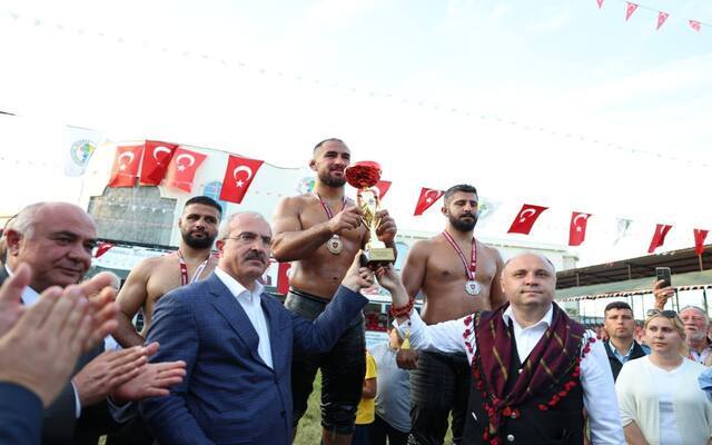 Tarihi Çardak Yağlı Pehlivan Güreşleri Yapıldı