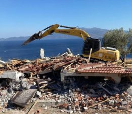 Gelibolu’da 9 Kaçak Yapı Yıkıldı