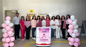 Farkındalık İçin Pembe Kurdeleler Takıldı