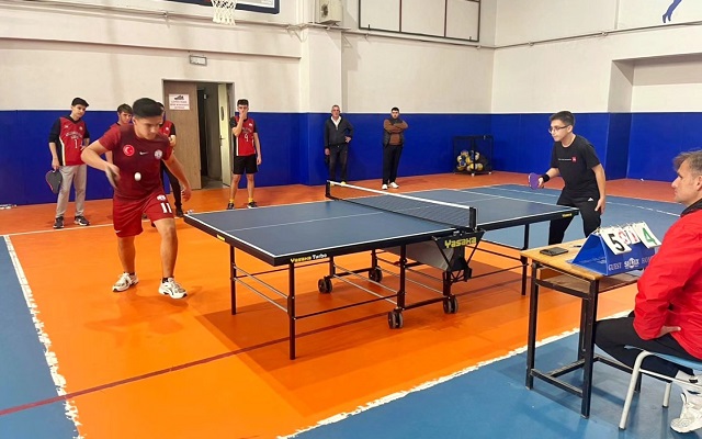 Gelibolu’da Cumhuriyet Coşkusu Sporla Başladı