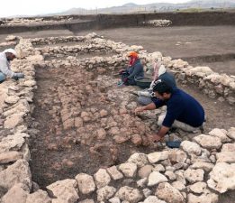 ÇOMÜ 5 Bin Yıllık Deprem İzlerini Ortaya Çıkardı