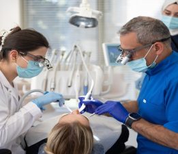 Diş Sağlığında Önemsemediğimiz Küçük Sinyaller