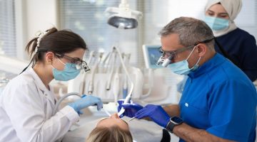 Diş Sağlığında Önemsemediğimiz Küçük Sinyaller