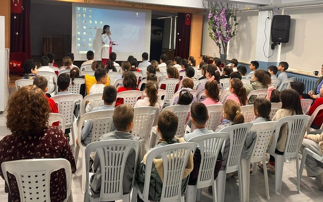 Gelibolu’da Miniklere Sağlık Dersi