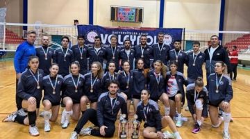 ÇOMÜ Voleybol Takımlarından Büyük Başarı