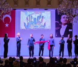 Evreşe’de “10 Aralık Dünya İnsan Hakları Günü” Kutlandı