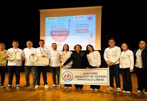 Gelibolu’nun Genç Şefleri İstanbul’dan Madalya İle Döndüler