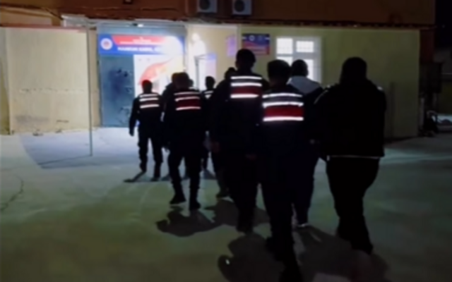 Jandarma’dan Göçmen Kaçakçılığına Darbe: 4 Tutuklama