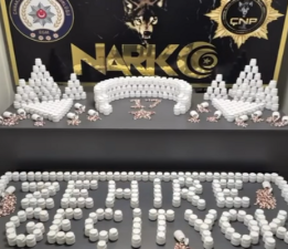 Çanakkale’de Zehir Tacirlerine Büyük Darbe: Binlerce Sentetik Ecza Ele Geçirildi!