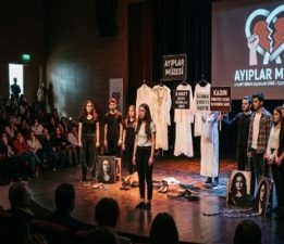 “Ayıplar Müzesi” Oyunu 8 Mart’ta Yeniden Sahneleniyor