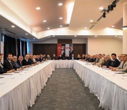 Levent Gürbüz’den İlçe ve Belediye Başkanları İle Bilgilendirme Toplantısı