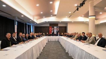 Levent Gürbüz’den İlçe ve Belediye Başkanları İle Bilgilendirme Toplantısı