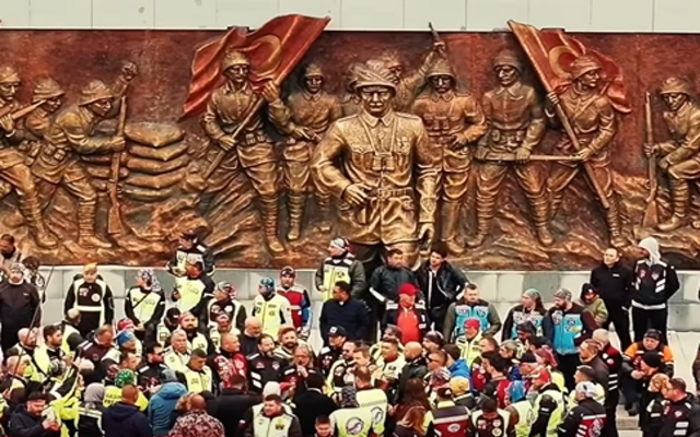 Tarihi Alan’da Binlerce Motosikletli Şehitler İçin Bir Araya Geldi