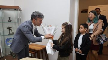 Belediye Başkanlığı Koltuğu Geleceğin Mimarlarına Emanet