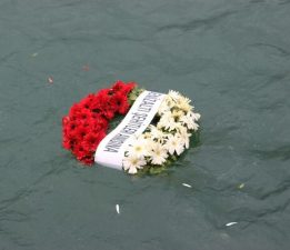 Gelibolu’da Denizaltı Şehitleri İçin Anlamlı Tören: “Ruhları Şad Olsun”