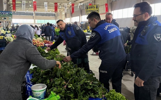 Lapseki’de Pazar Yerinde Sıkı Denetim: Zabıta Ekipleri Sahada