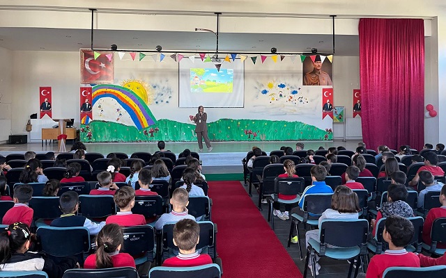 Gelibolu’da Öğrencilere “Bilinçli Teknoloji” Eğitimi Verildi