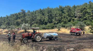 Balya Makinesinden Çıkan Yangın Tarım Arazisini Kül Etti