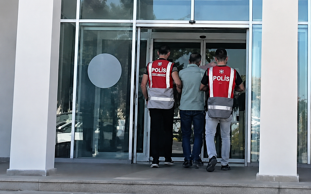 Biga’da Dolandırıcılık Şüphelisi Yakalandı