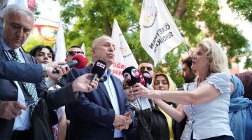 Özdağ: “Değerli Öğretmen Arkadaşlarımızla Dayanışma İçrisindeyiz”