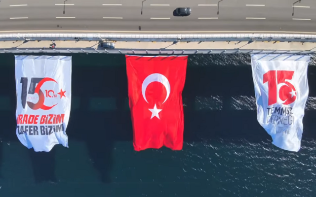 15 Temmuz’un 10. Yılında Çanakkale Boğazı’nda Şanlı Bayrak Gururu