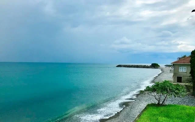 Olumsuz hava koşulları nedeniyle birçok ilde denize giriş yasaklandı