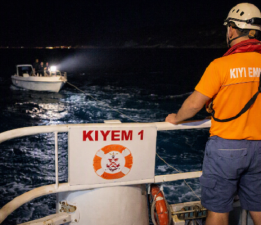 Ayvacık Açıklarında Sürüklenen Teknedeki 7 Kişi Kurtarıldı