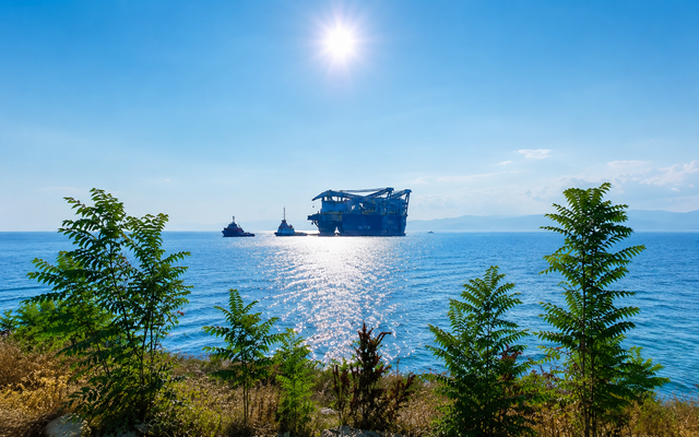 “Saipem 7000” Geçti Deniz Trafiği Durdu