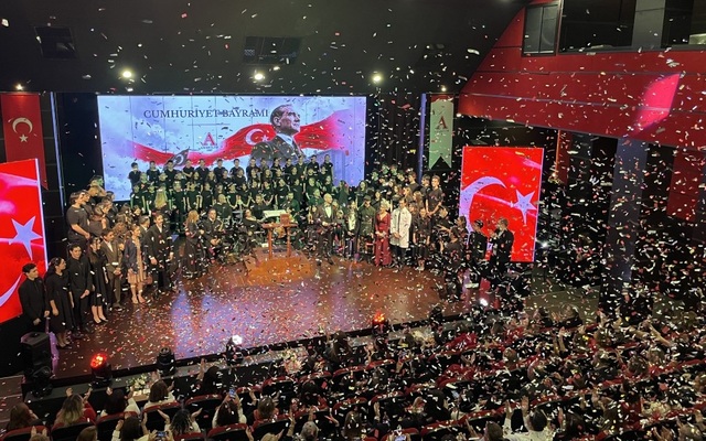 29 Ekim’de “Miras” Oyunu Ayakta Alkışlandı