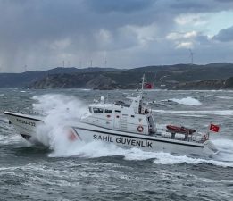 Çanakkale Açıklarında 14 Düzensiz Göçmen Kurtarıldı